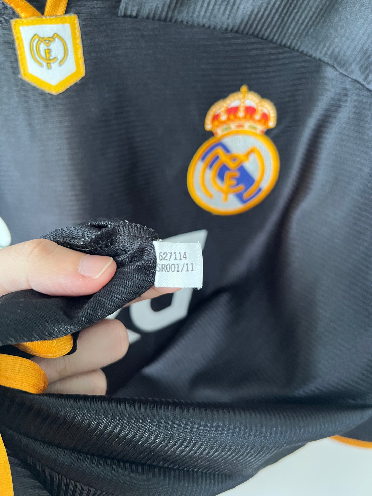 (XL) Real Madrid 1999-01 Away Shirt R. Carlos #3