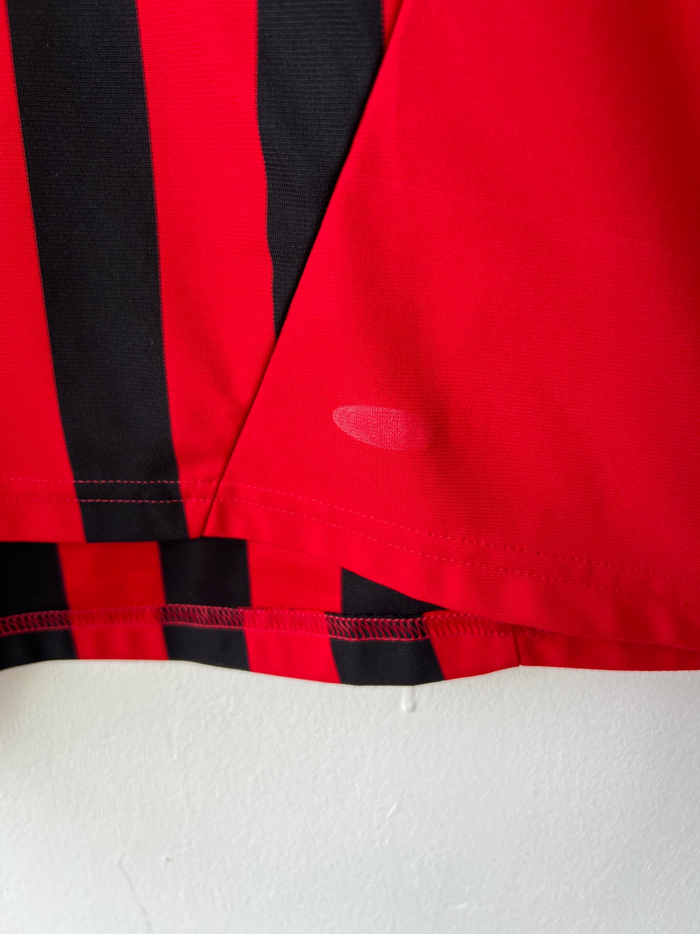 (M fits L) AC Milan 2007-08 Home Shirt Kaka #22