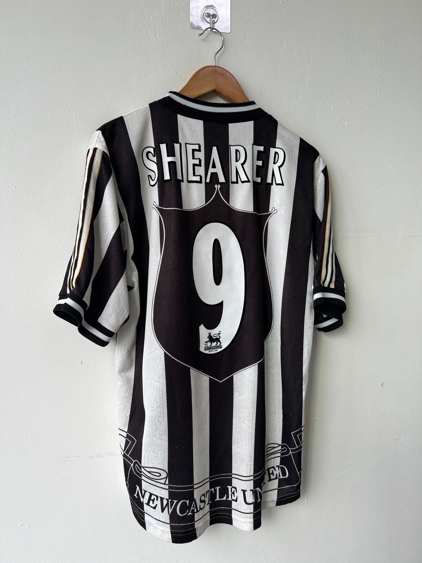 (M) Newcastle 1997-99 Home Shirt Shearer #9