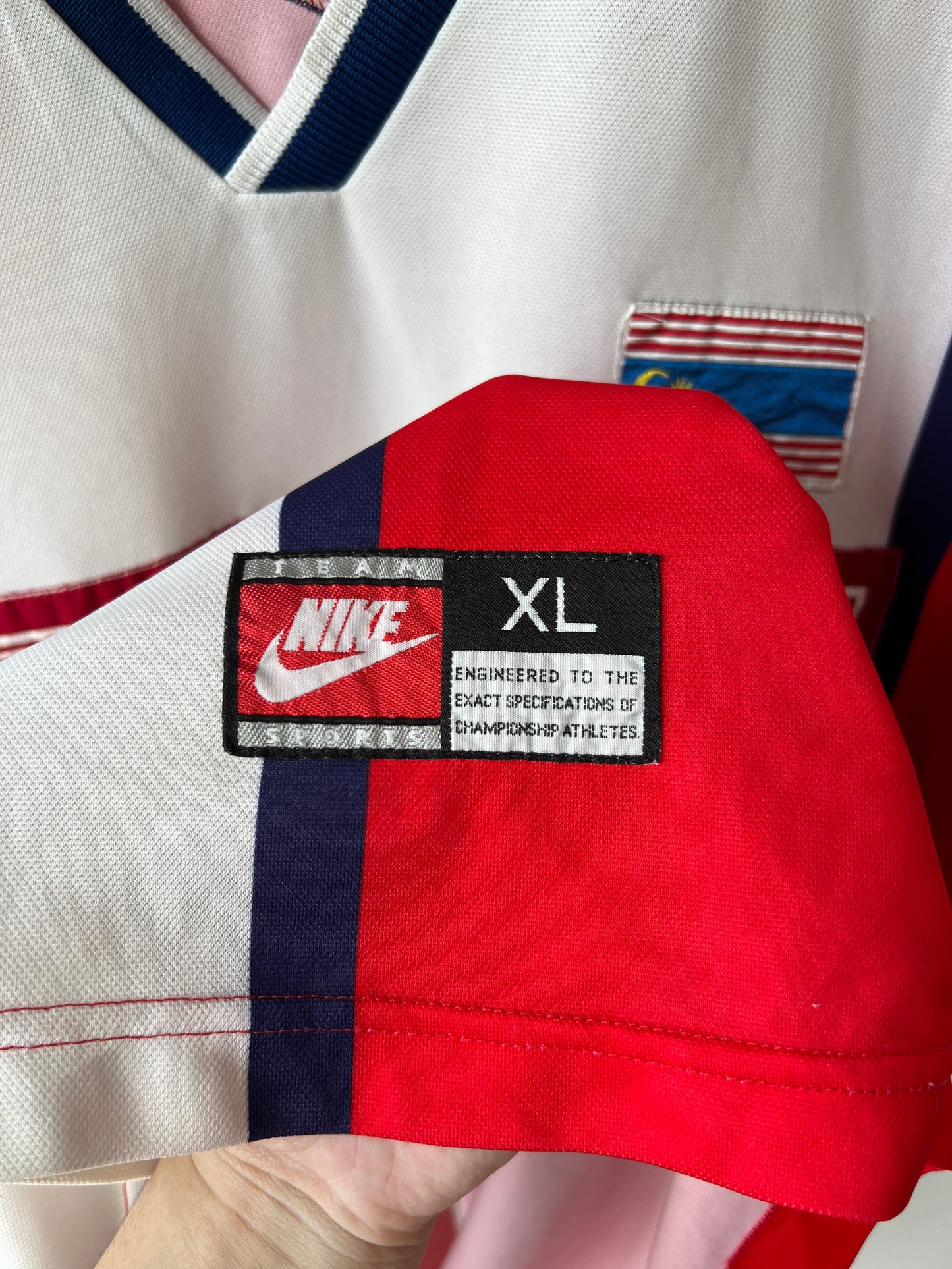 (XL) Kuala Lumpur FA 1997 Home Shirt #16 (Matchworn)