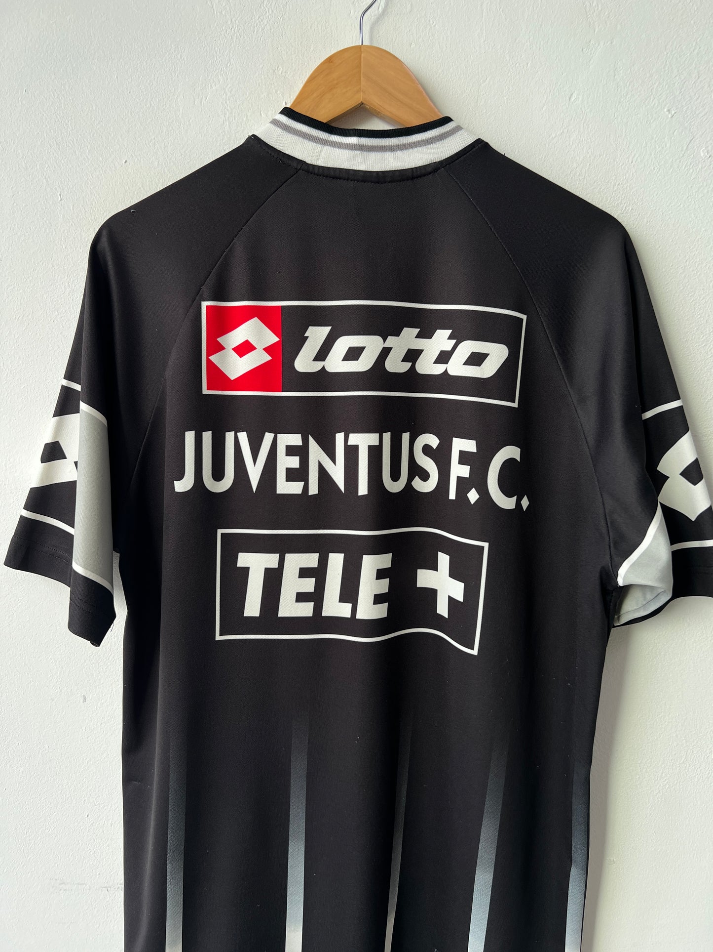(L) Juventus 2000-01 Lotto Training Shirt