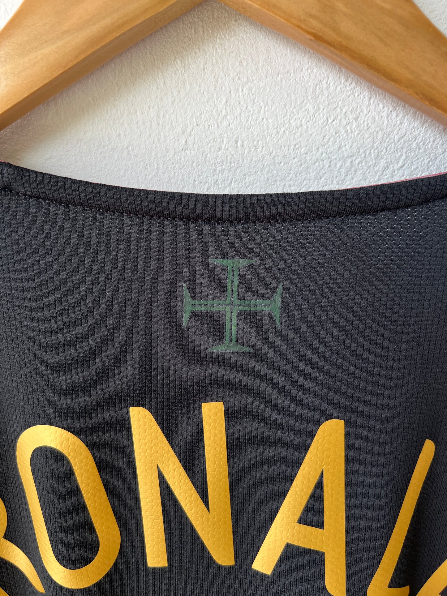 (M) Portugal 2006-07 Away Shirt C. Ronaldo #17
