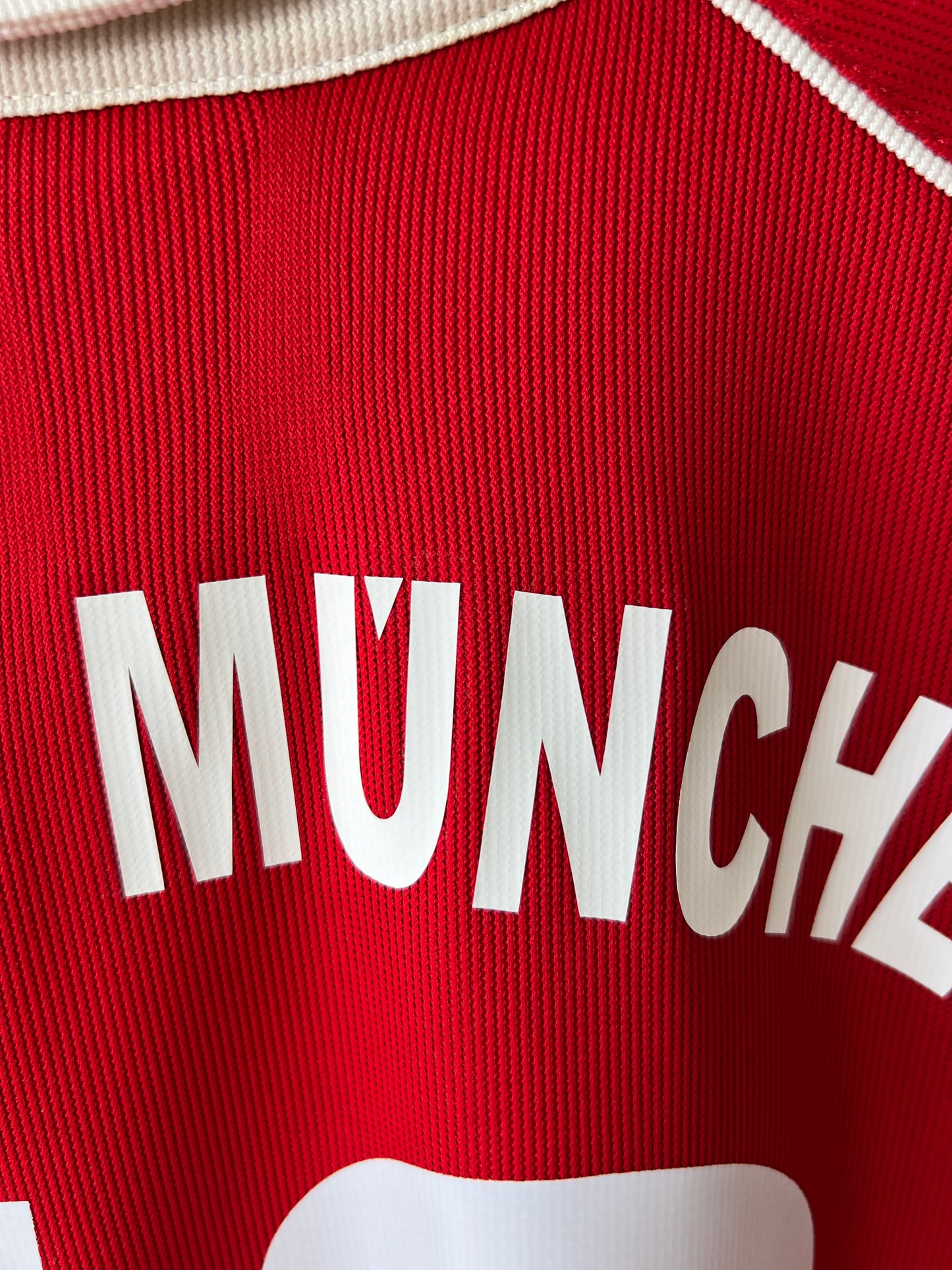 (M fits L) Bayern Munich 2005-07 Home Shirt Ballack #13