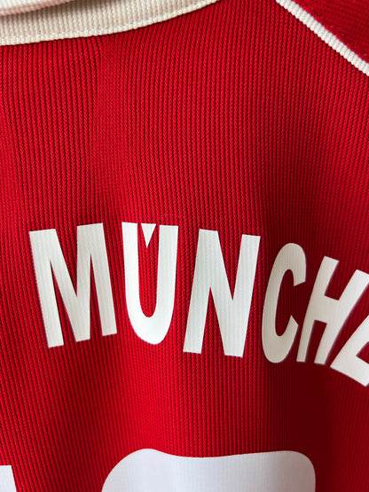 (M fits L) Bayern Munich 2005-07 Home Shirt Ballack #13