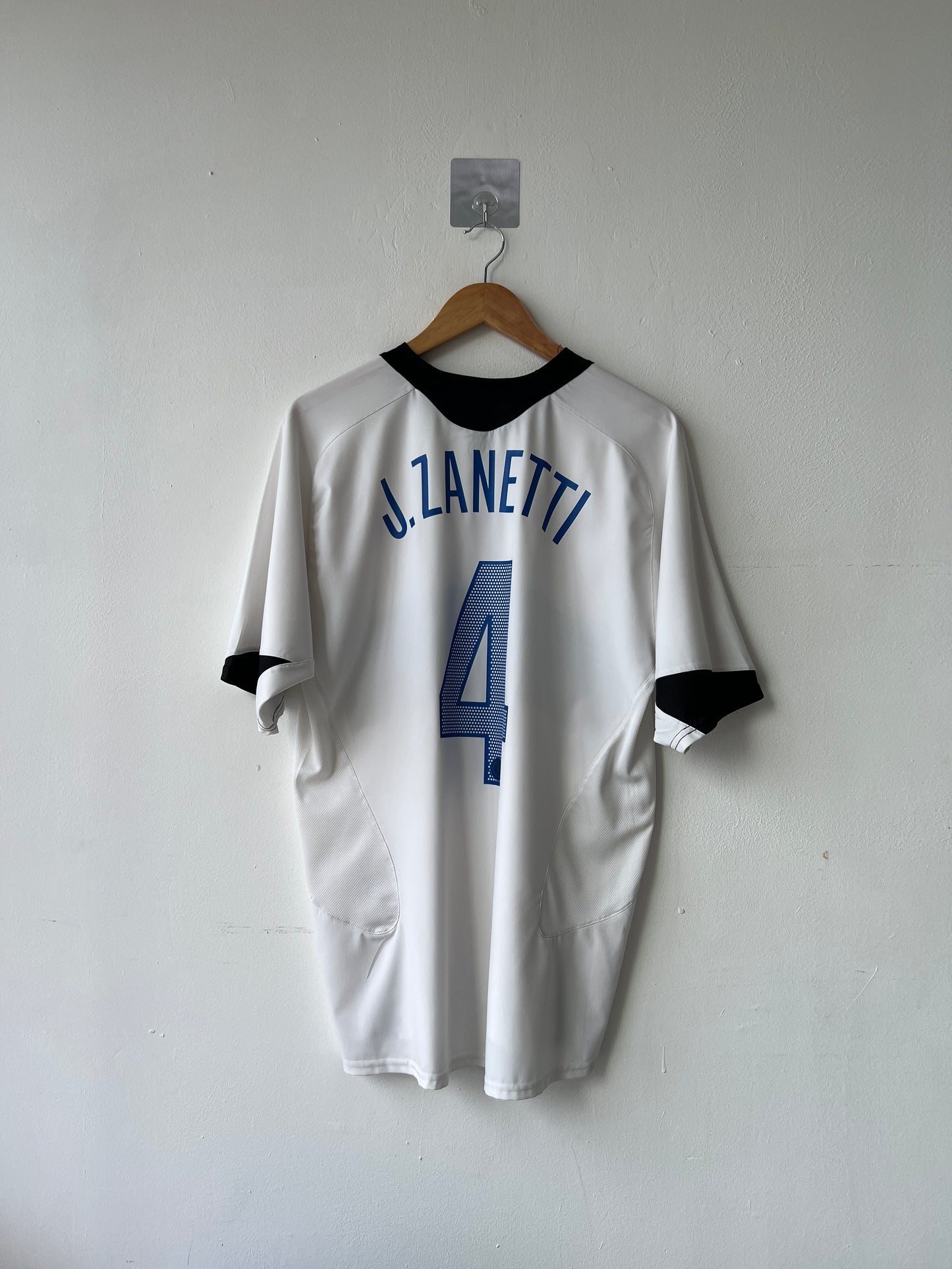 (L) Inter Milan 2005-06 Away Shirt J. Zanetti #4