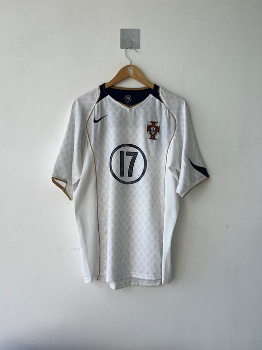(L) Portugal 2004-06 Away Shirt C. Ronaldo #17