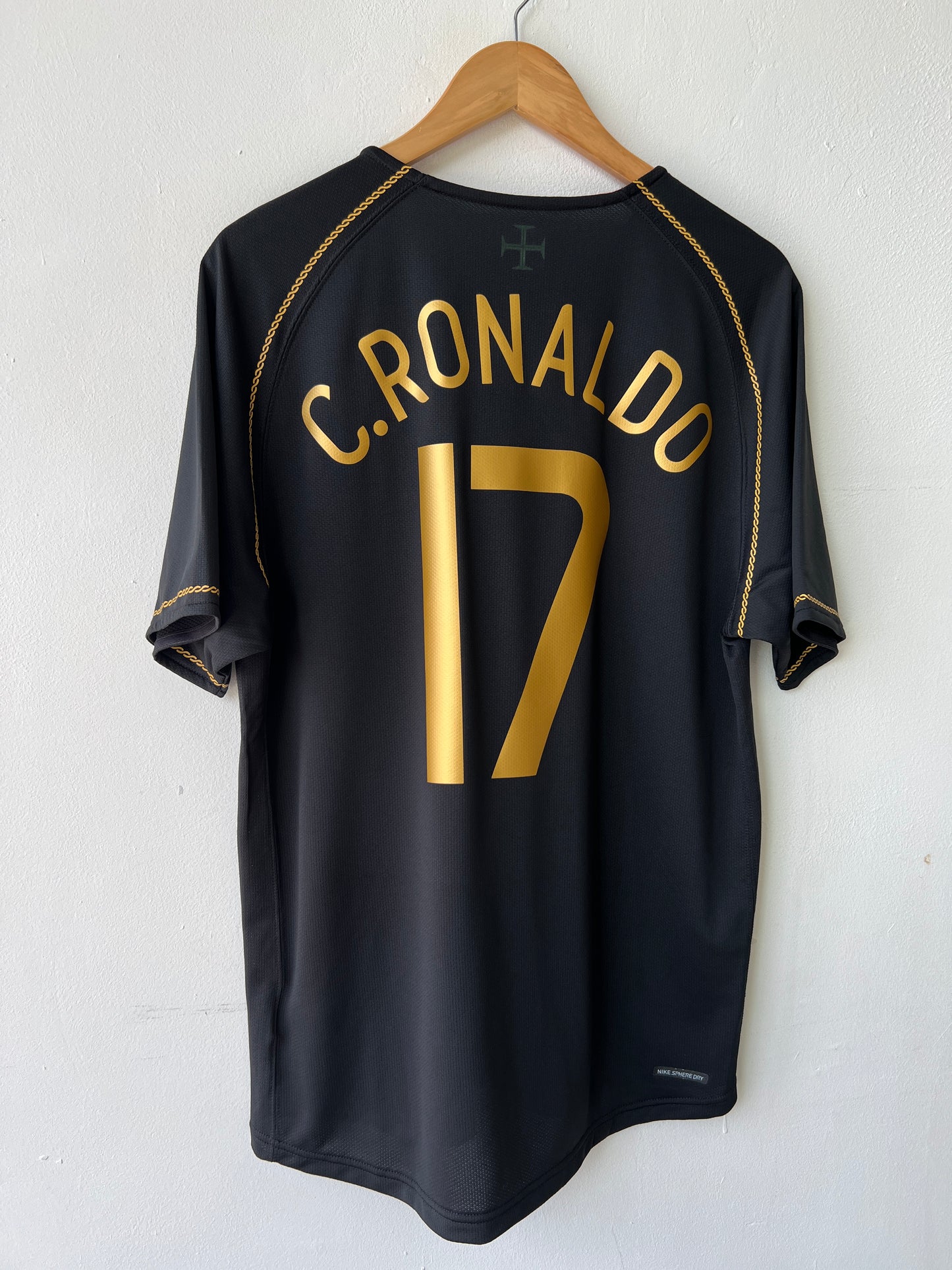 (M) Portugal 2006-07 Away Shirt C. Ronaldo #17