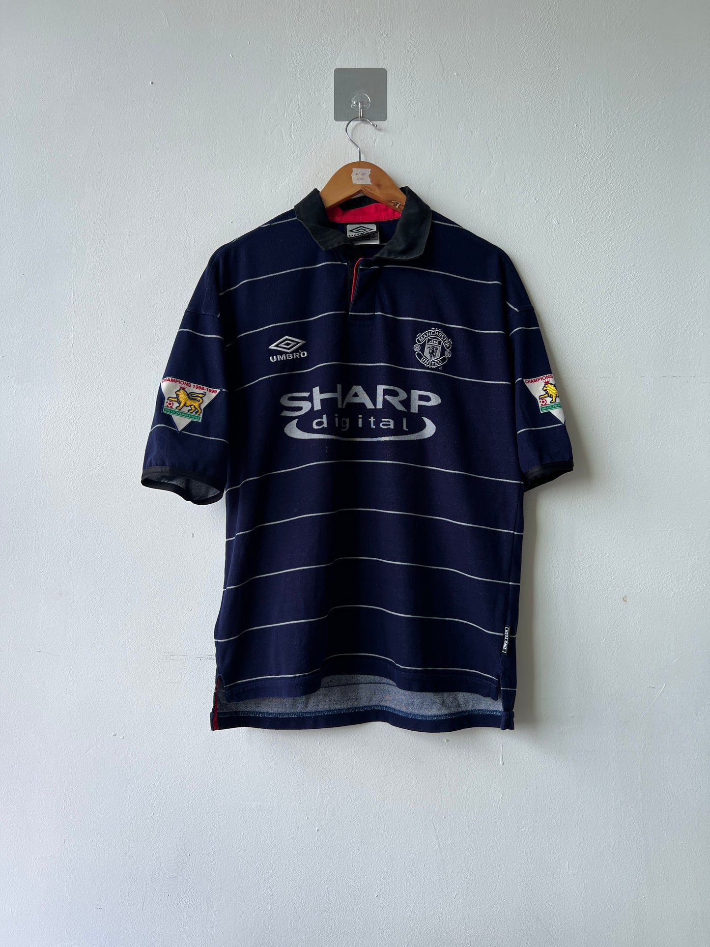 (M fits L) Manchester United 1999-00 Away Shirt Yorke #19