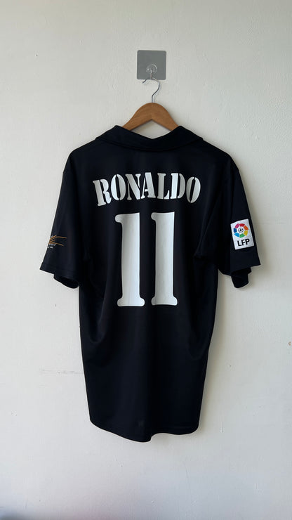 Real Madrid 2002-03 Away Shirt Ronaldo #11 (M)