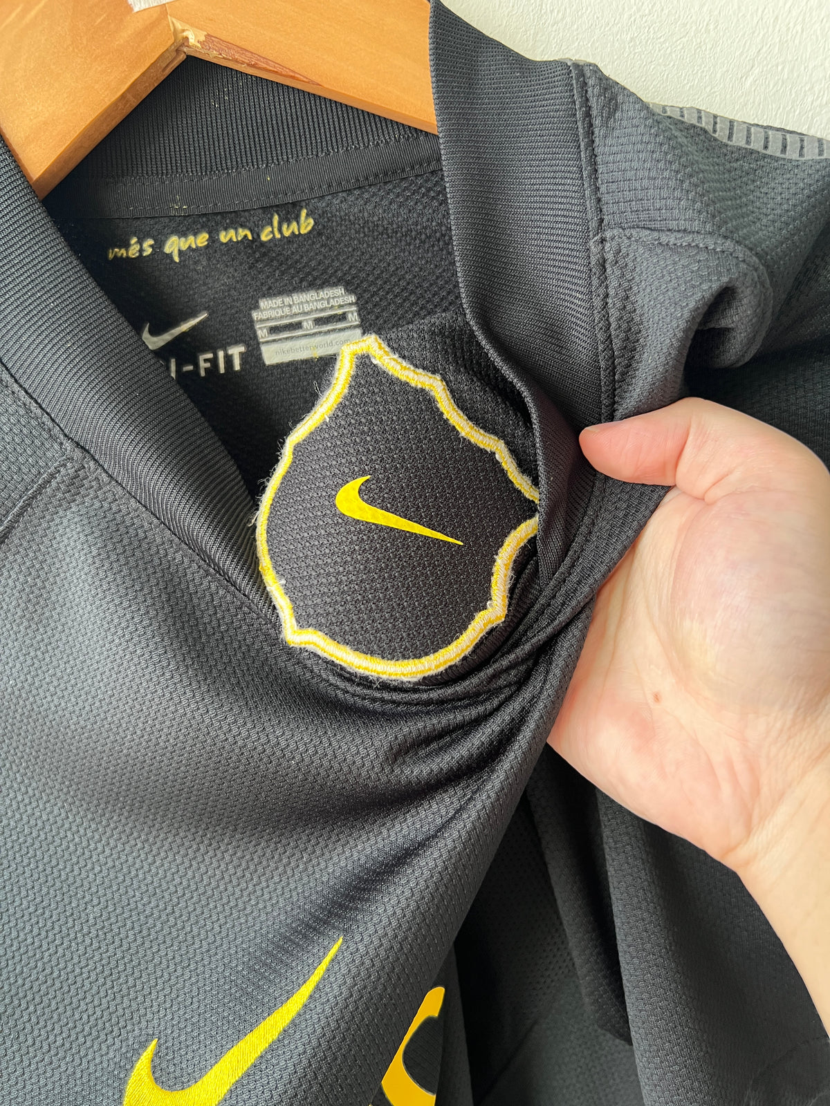*Sample* (M) Barcelona 2011-12 Away Shirt