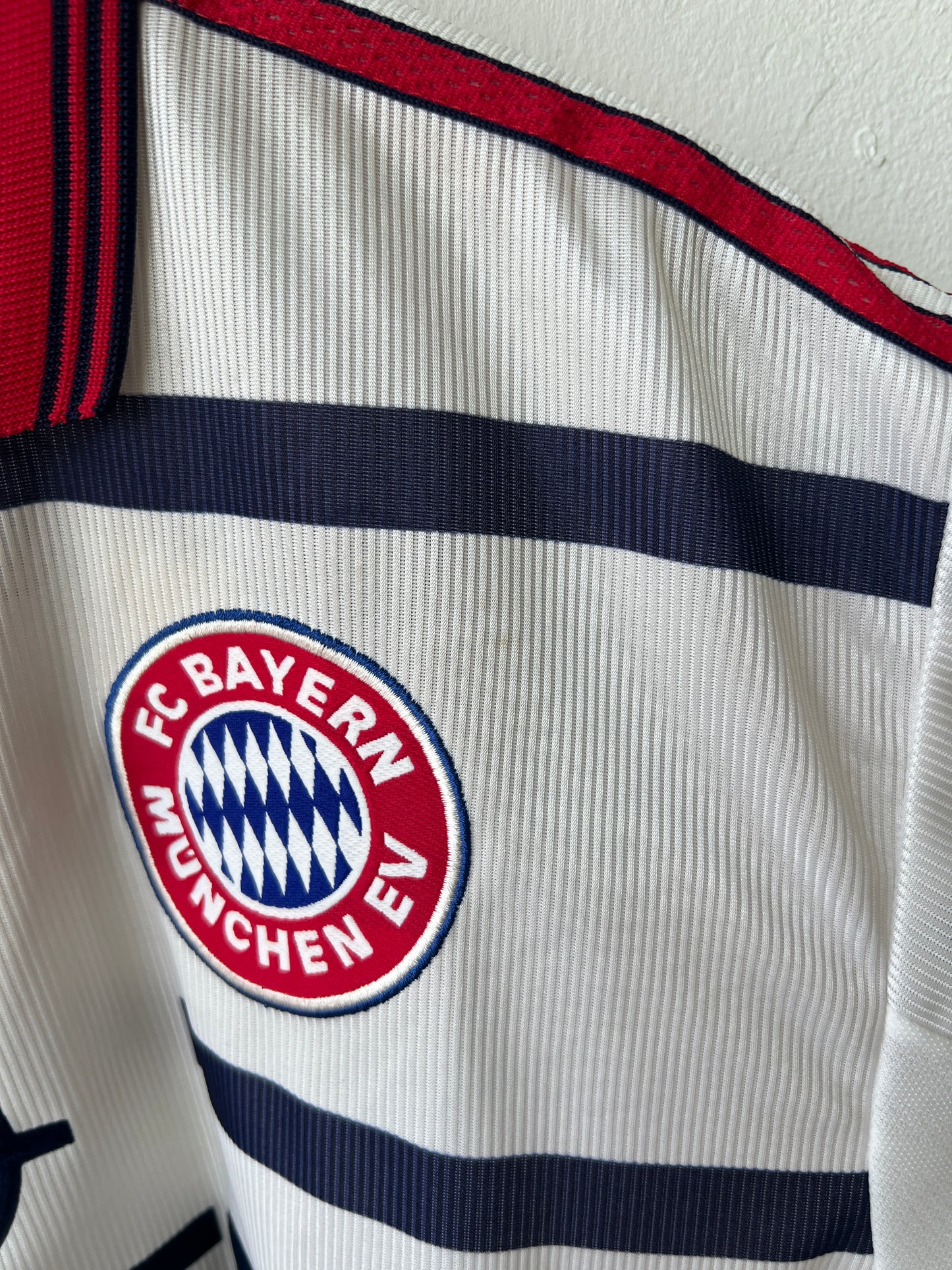 (L) Bayern Munich 1998-00 Away Shirt