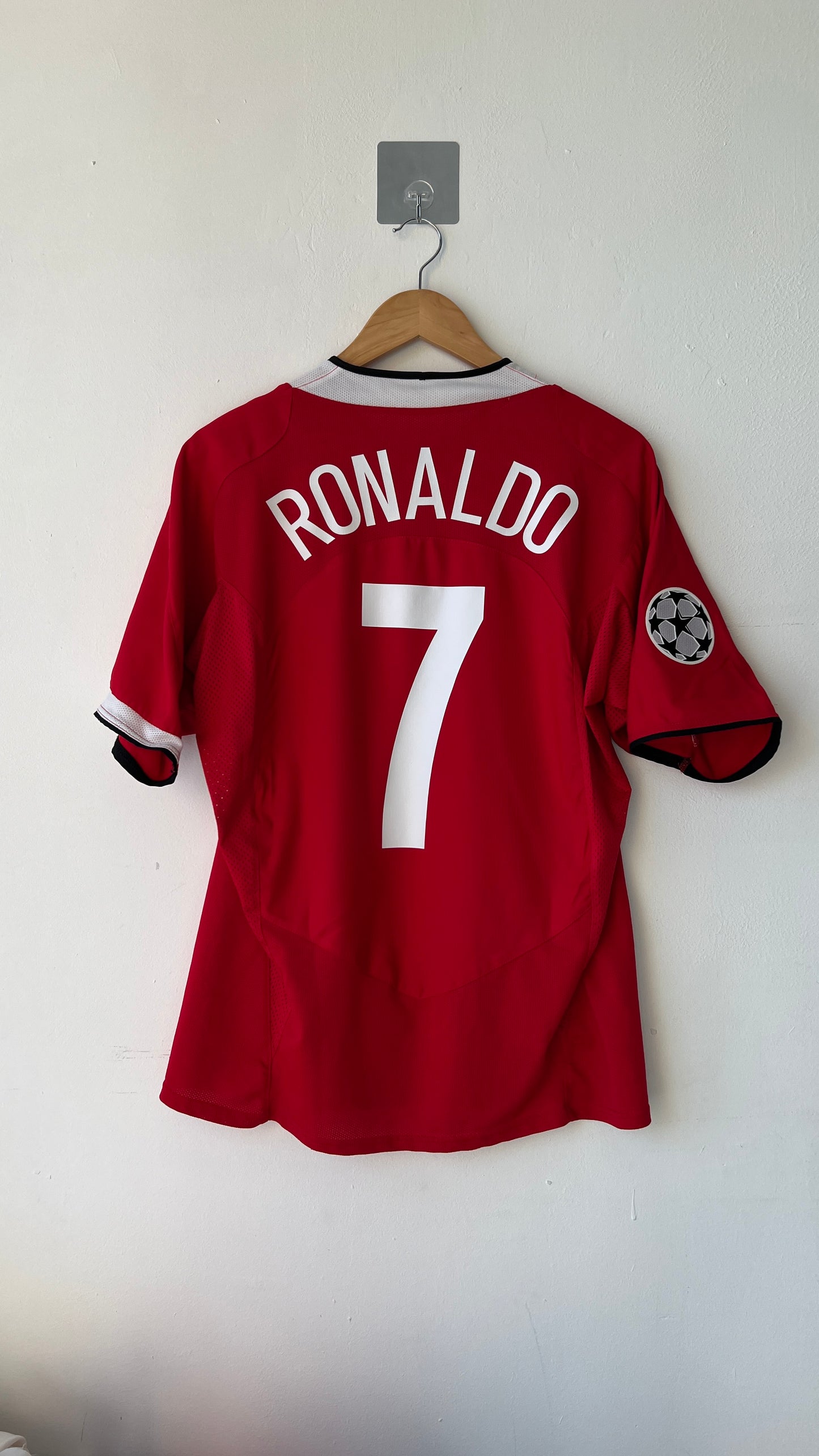Manchester United 2004-06 Home Shirt Ronaldo #7 (L)
