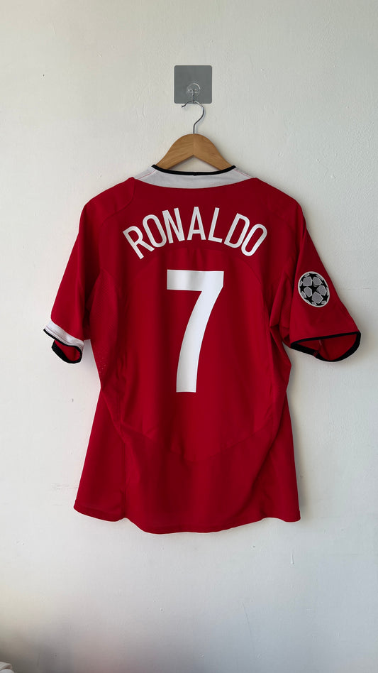 Manchester United 2004-06 Home Shirt Ronaldo #7 (L)