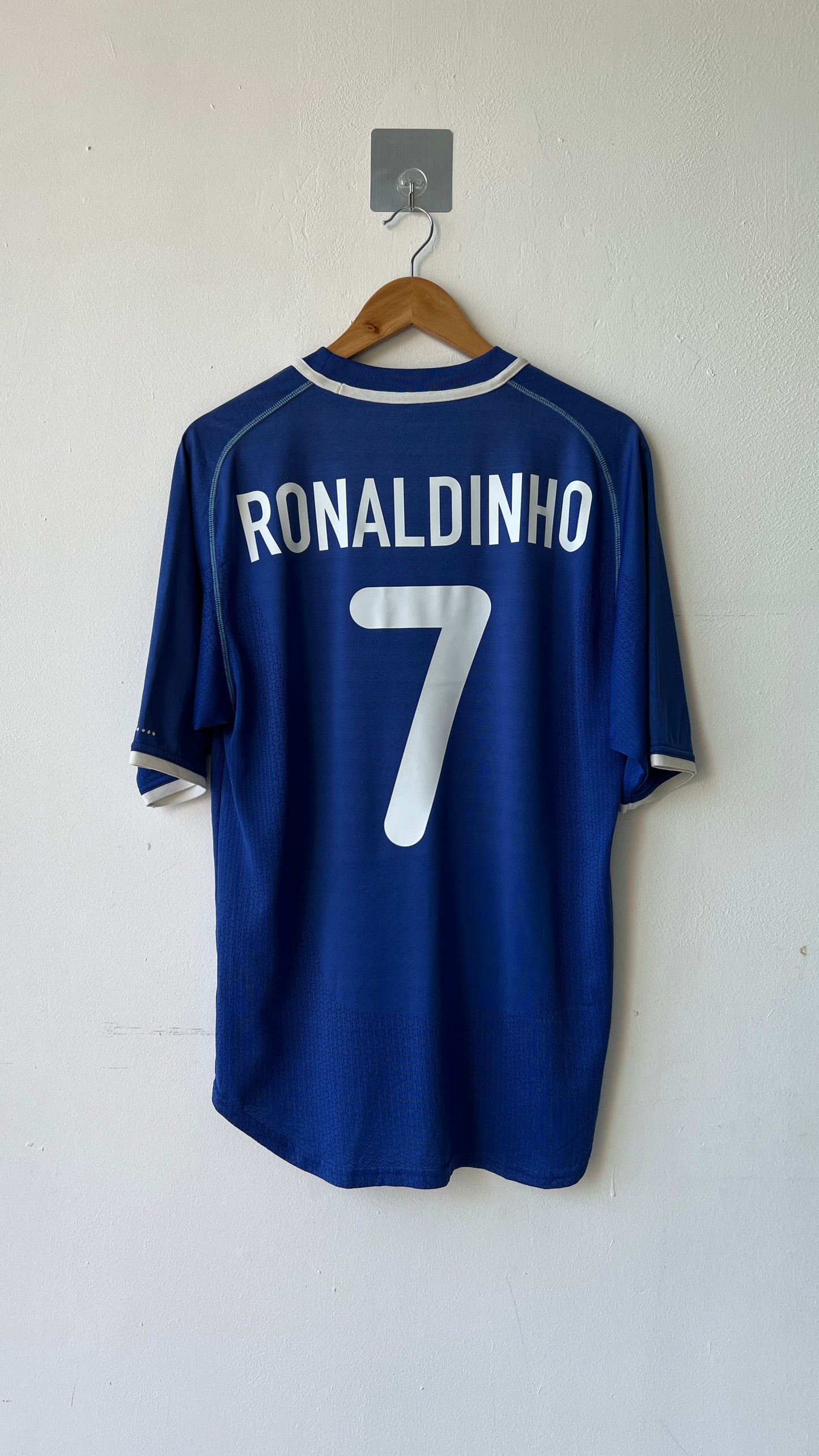 Brazil 2000 Away Shirt Ronaldinho #7 (M)