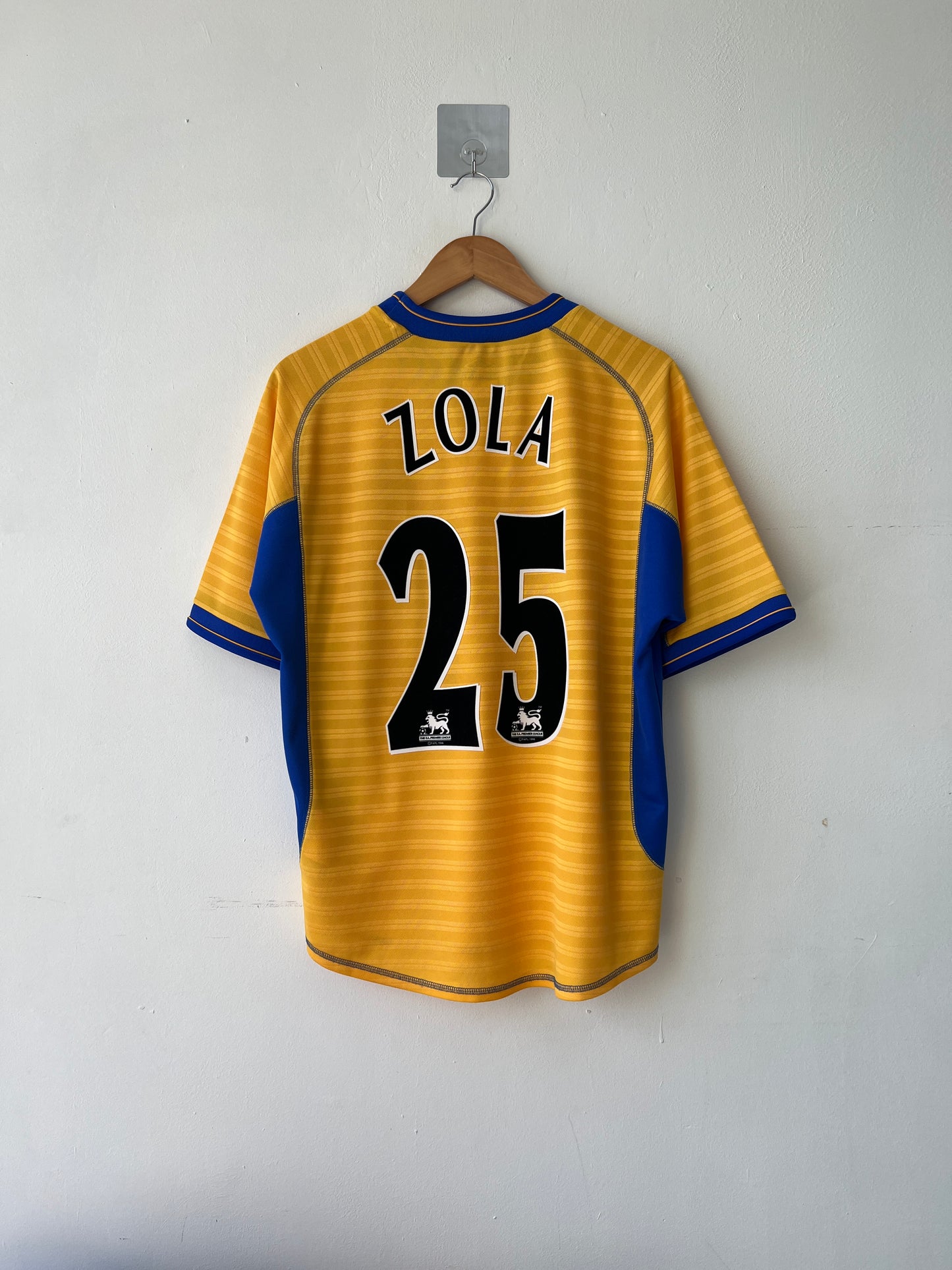 (M fits L) Chelsea 2000-02 Third Shirt Zola #25
