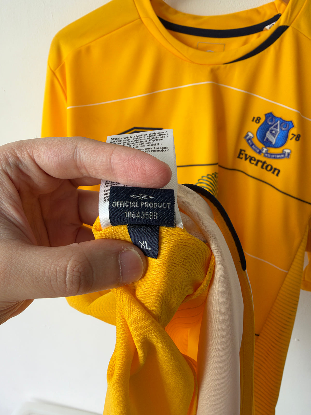 (XL) Everton 2005-06 Third Shirt Arteta #6