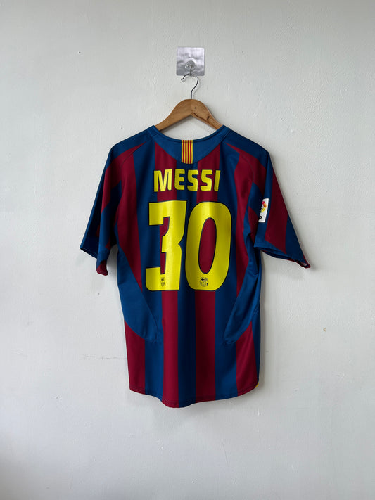 (S fits M) Barcelona 2005-06 Home Shirt Messi #30