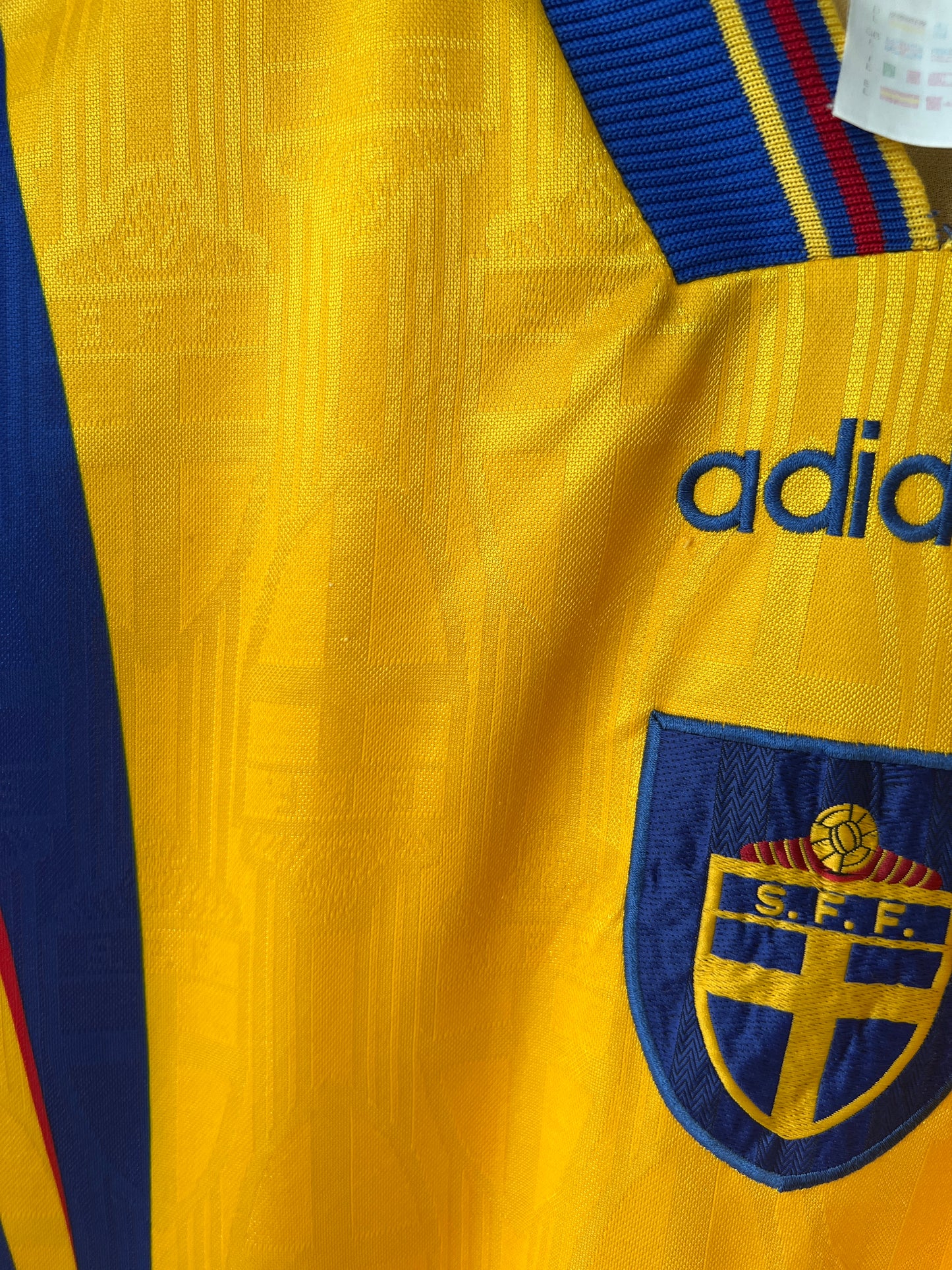 (L) Sweden 1996-98 Home Shirt