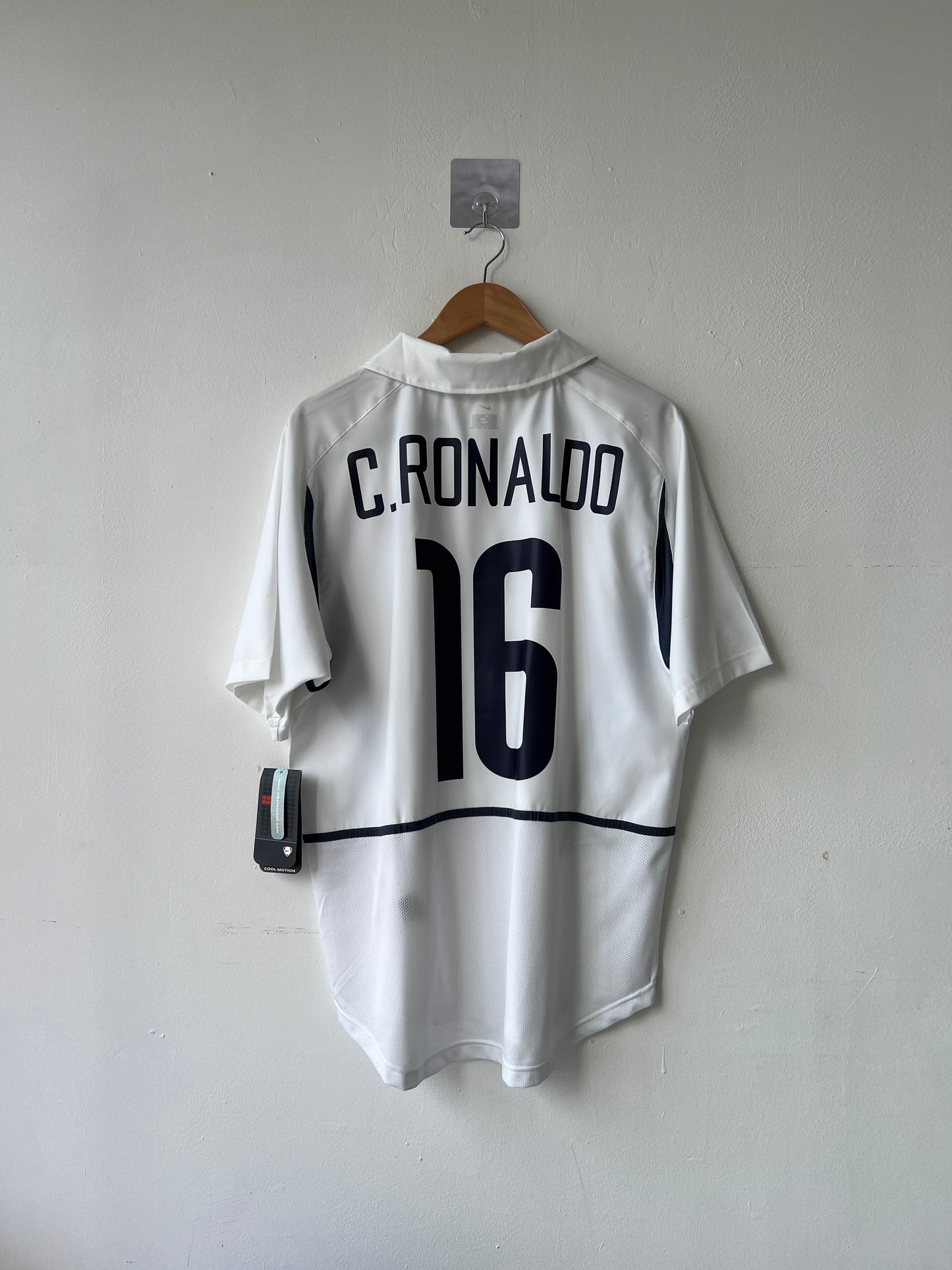 (L) Portugal 2002-04 Away Shirt C. Ronaldo #16 (NEW)