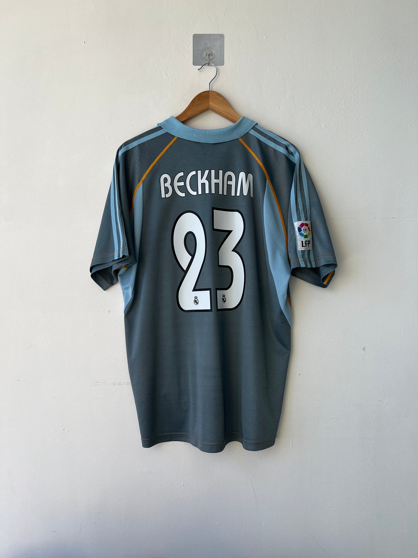 (M fits L) Real Madrid 2003-04 Third Shirt Beckham #23