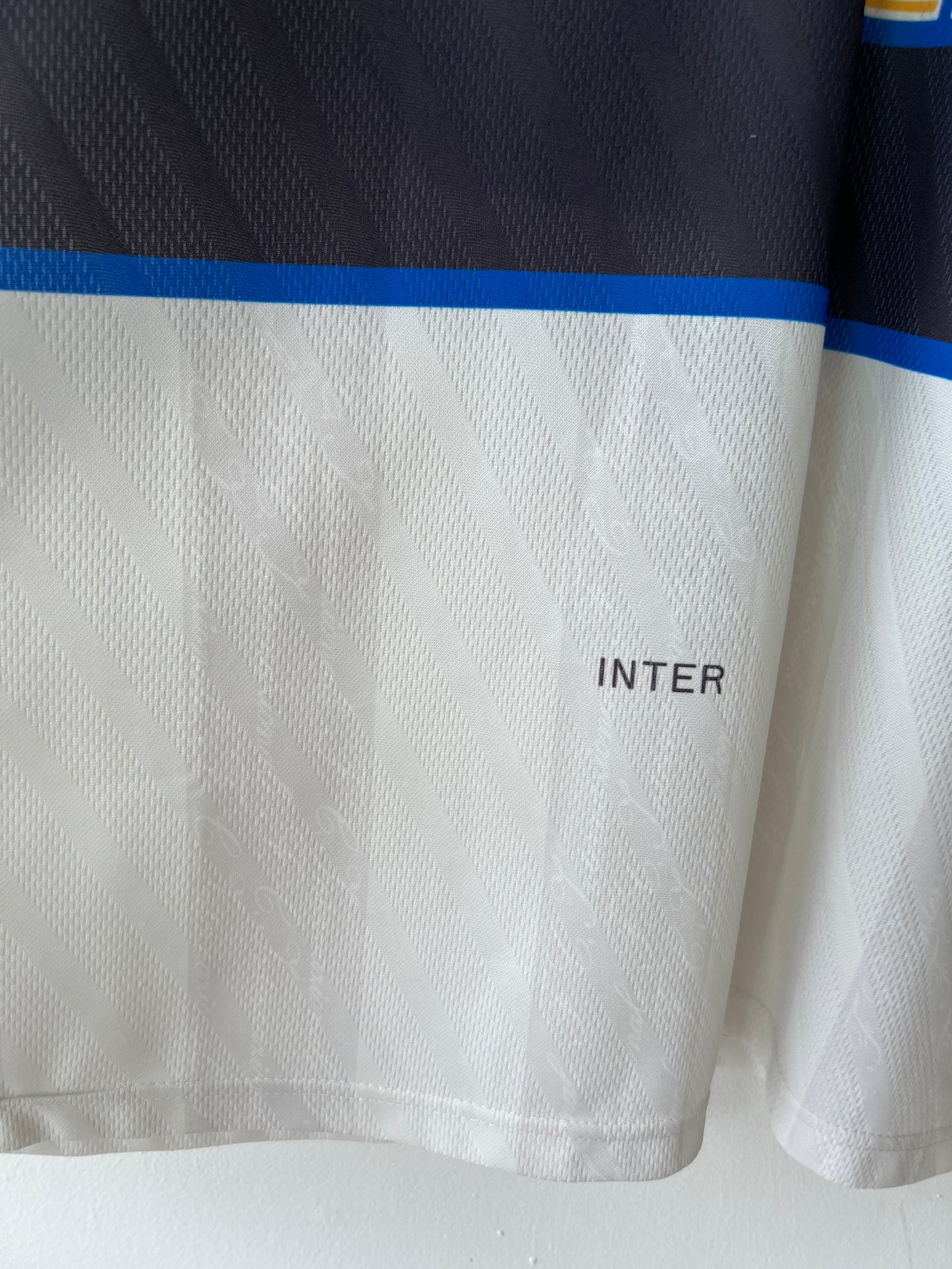 Inter Milan 1996-97 Away Shirt Zamorano #9 (XL)