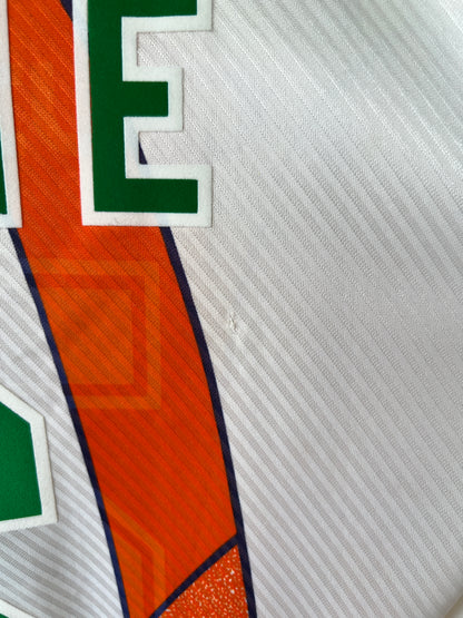 (L) Ireland 1994-96 Away Shirt Keane #6