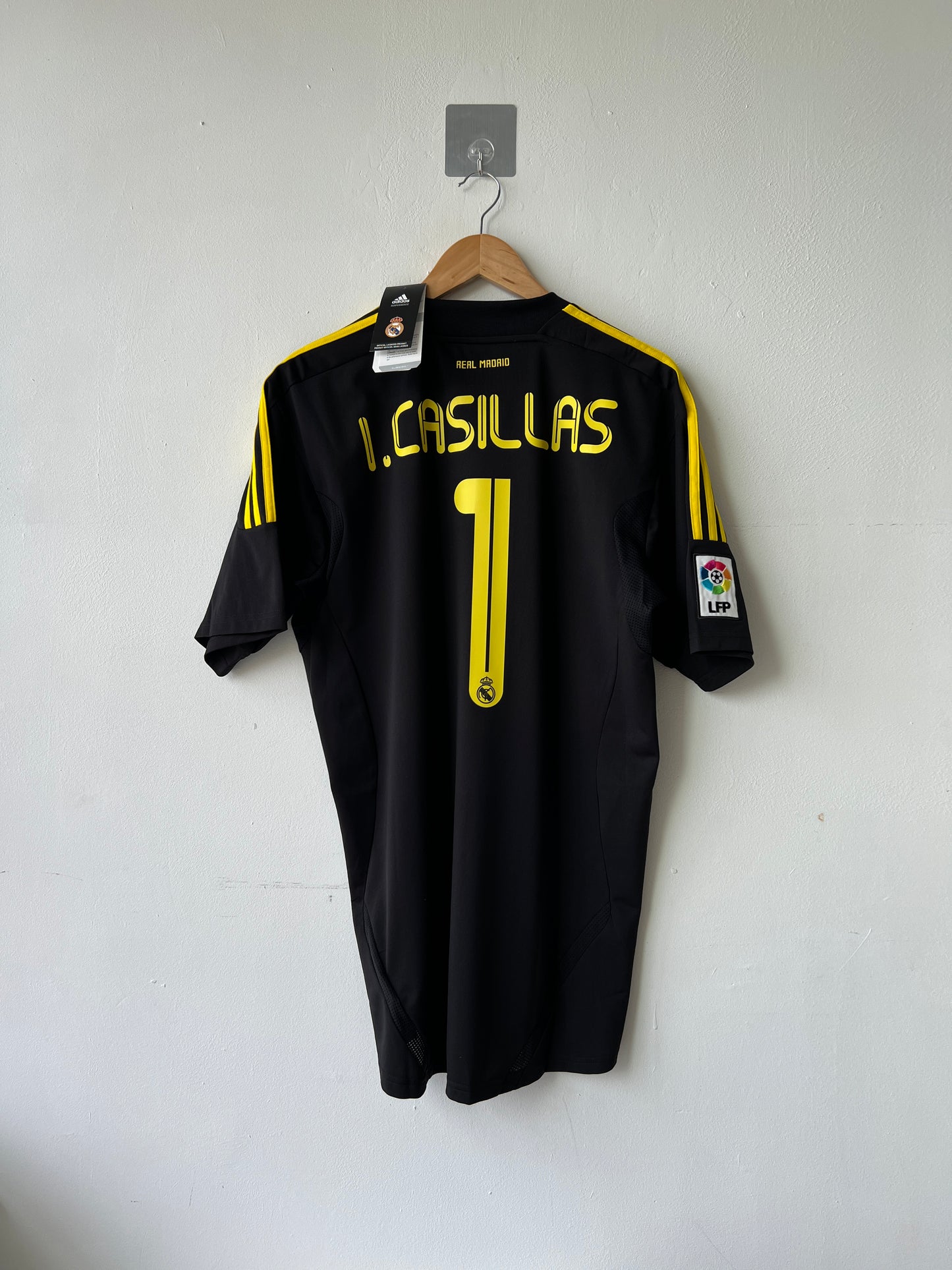 (L) Real Madrid 2011-12 GK Away Shirt I. Casillas #1 (NEW)