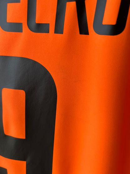 (M) Holland 2002-04 Home Shirt v. Nistelrooy #9