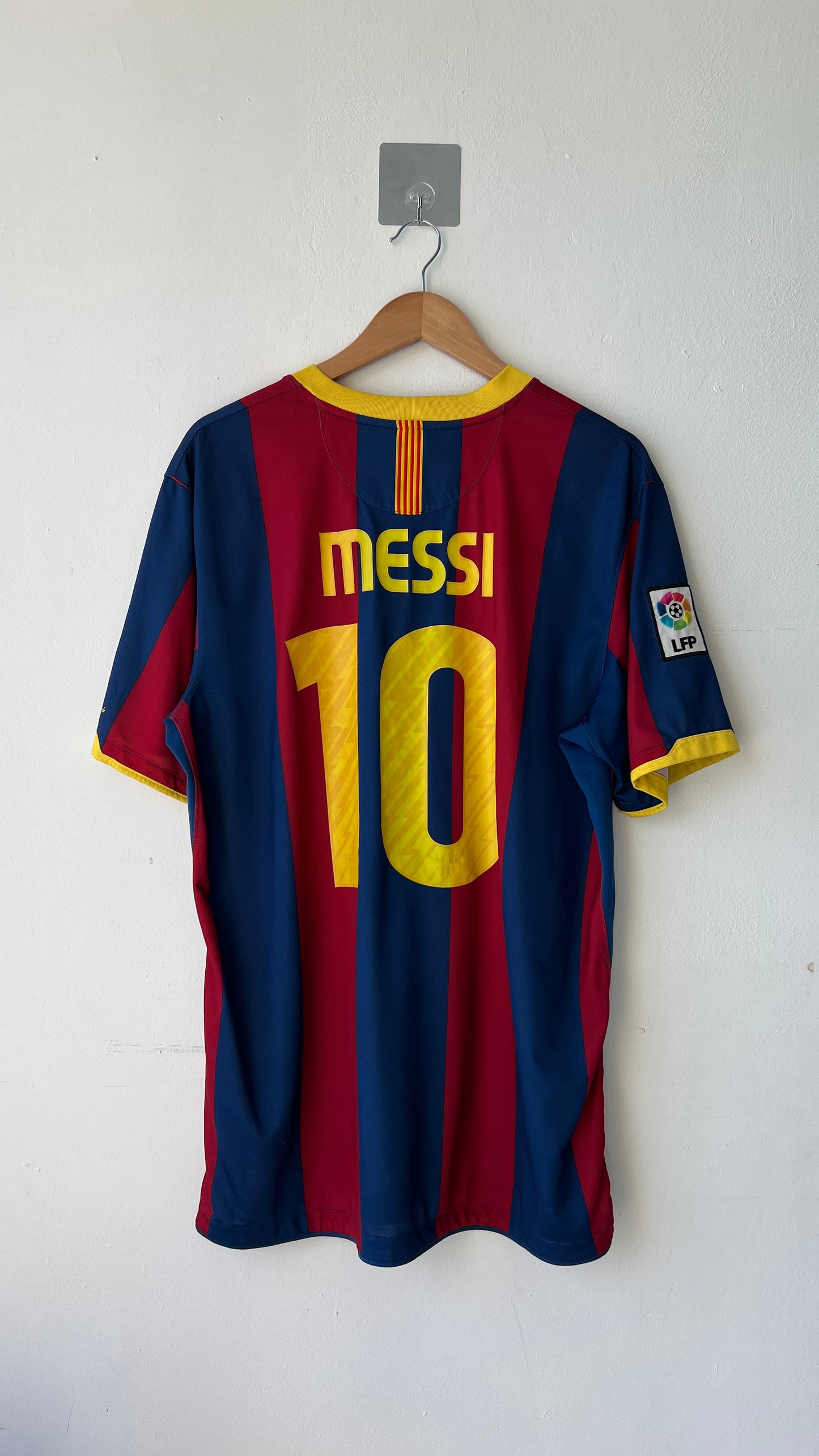 Barcelona 2010-11 Home Shirt Messi #10 (XL)