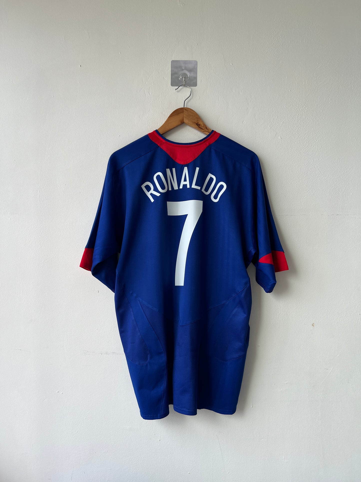 (XL) Manchester United 2005-06 Away Shirt Ronaldo #7