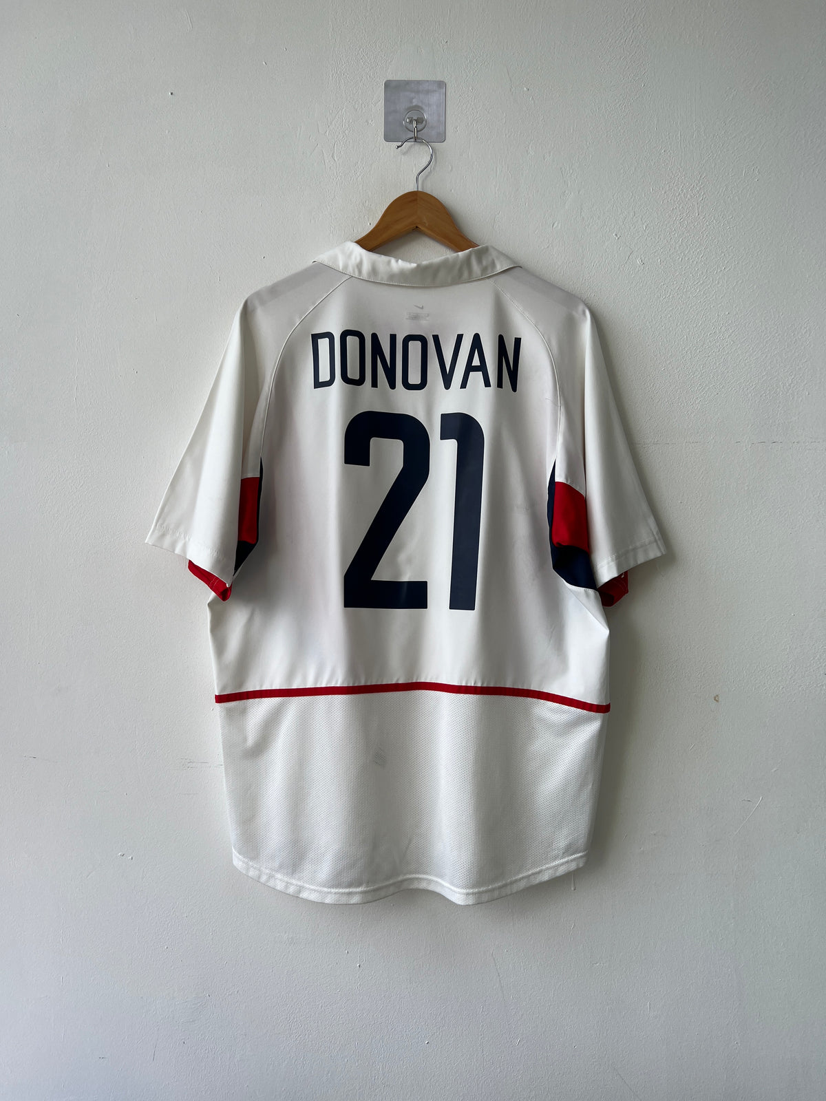(L) USA 2002-04 Home Shirt Donovan #21