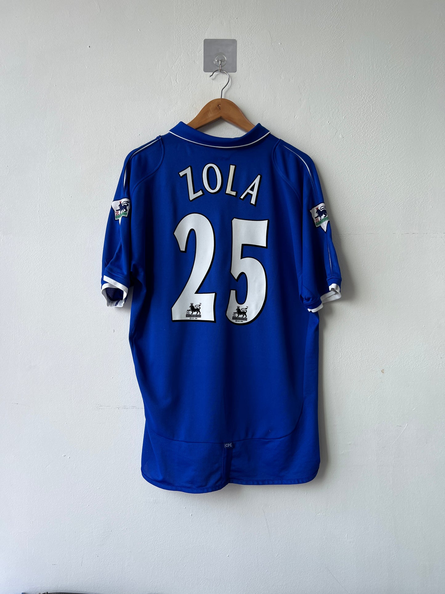 (L) Chelsea 2001-03 Home Shirt Zola #25