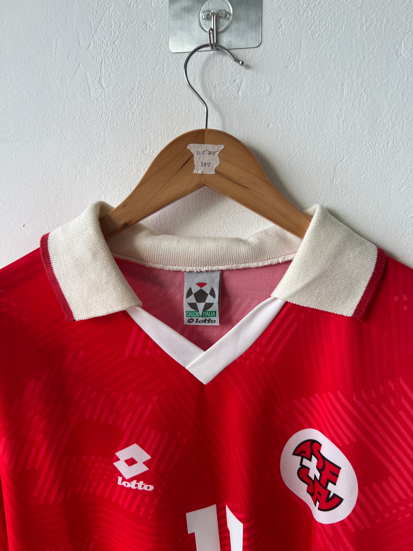 (L) Switzerland 1994-96 Home Shirt Chapuisat #11