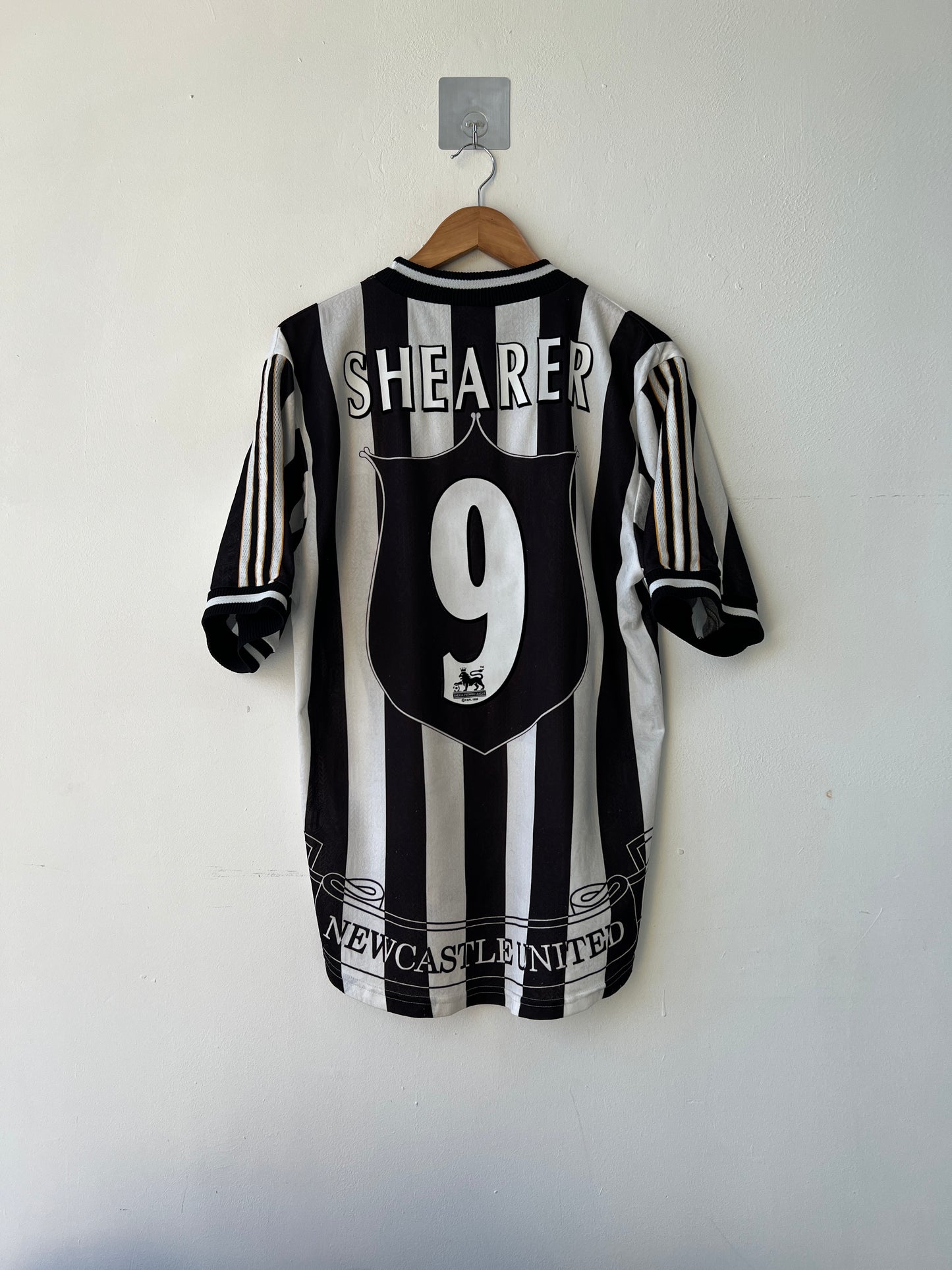 (M) Newcastle 1997-99 Home Shirt Shearer #9