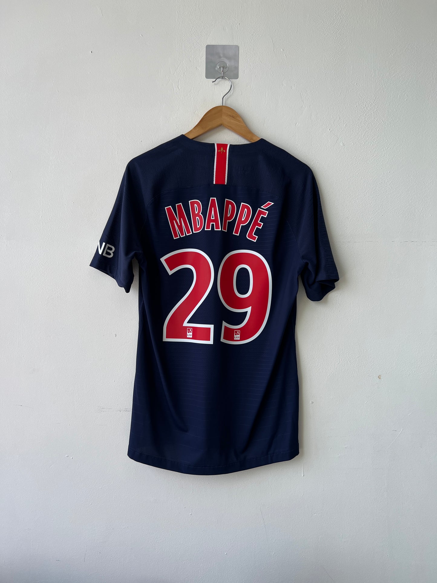 (L fits M) PSG 2018-19 Home Player Version Shirt Mbappe #29