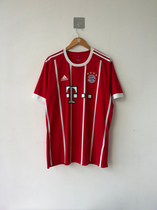(XL) Bayern 2017-18 Home Shirt Lewandowski #9