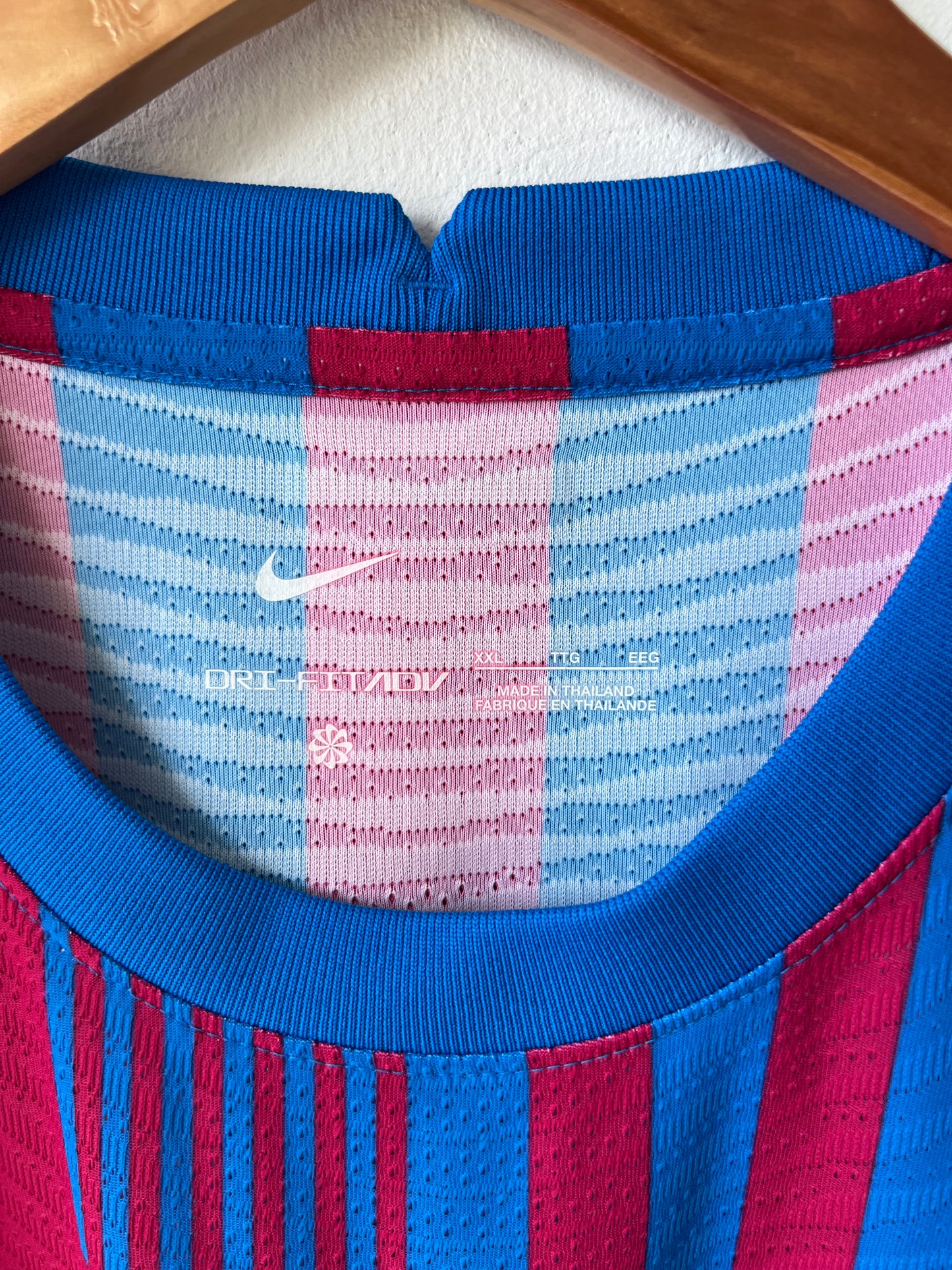 (XXL fits XL) Barcelona 2021-22 Home Player Issue Shirt Kun Aguero #19 (NEW)