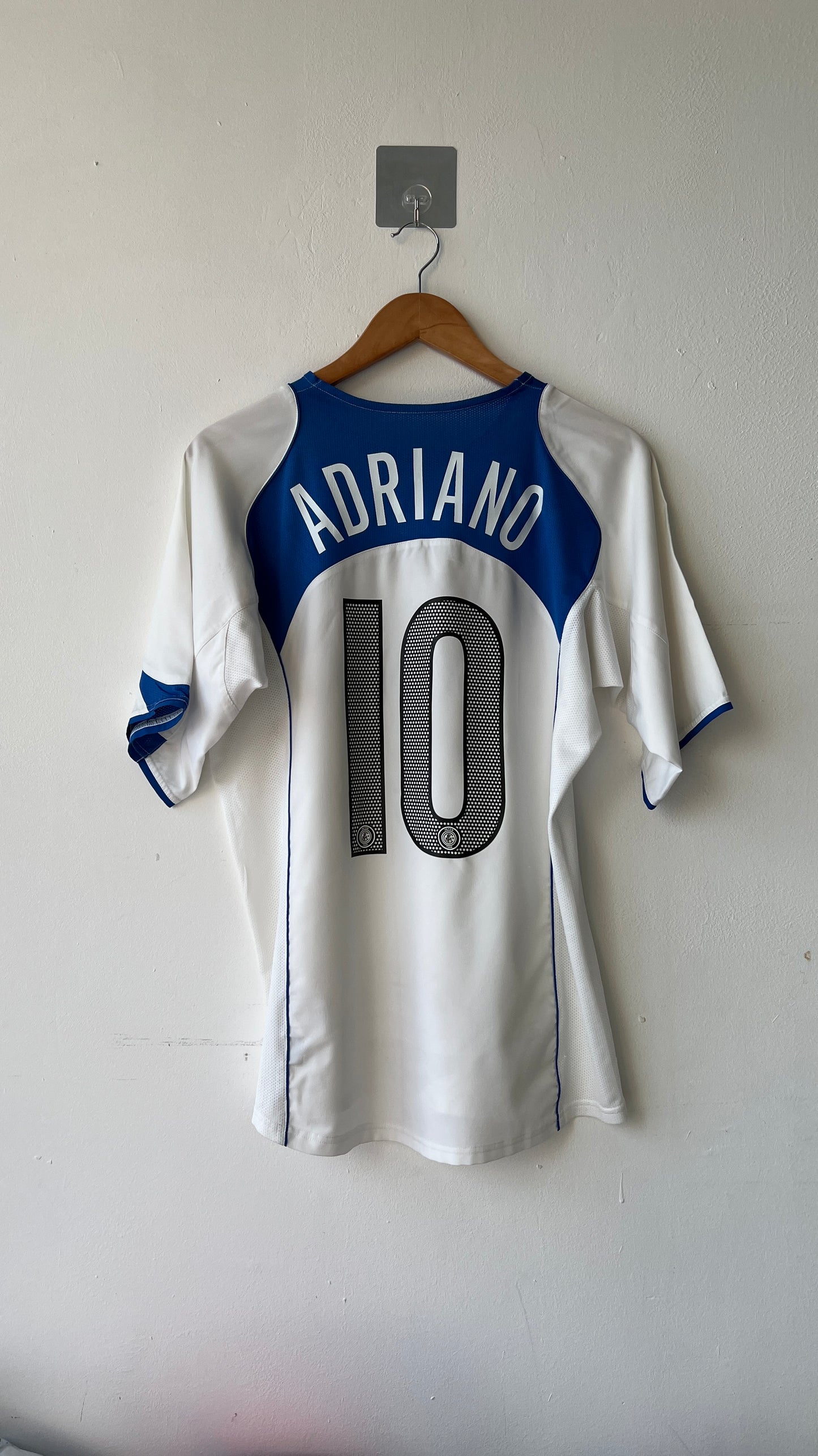 Inter Milan 2004-05 Away Shirt Adriano #10 (M) – Sunday Football