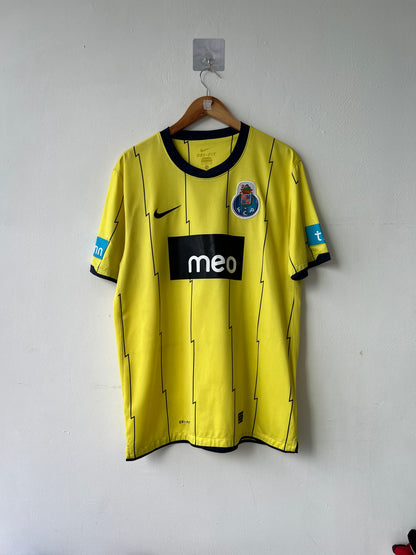 (L) Porto 2010-11 Away Shirt Falcao #9