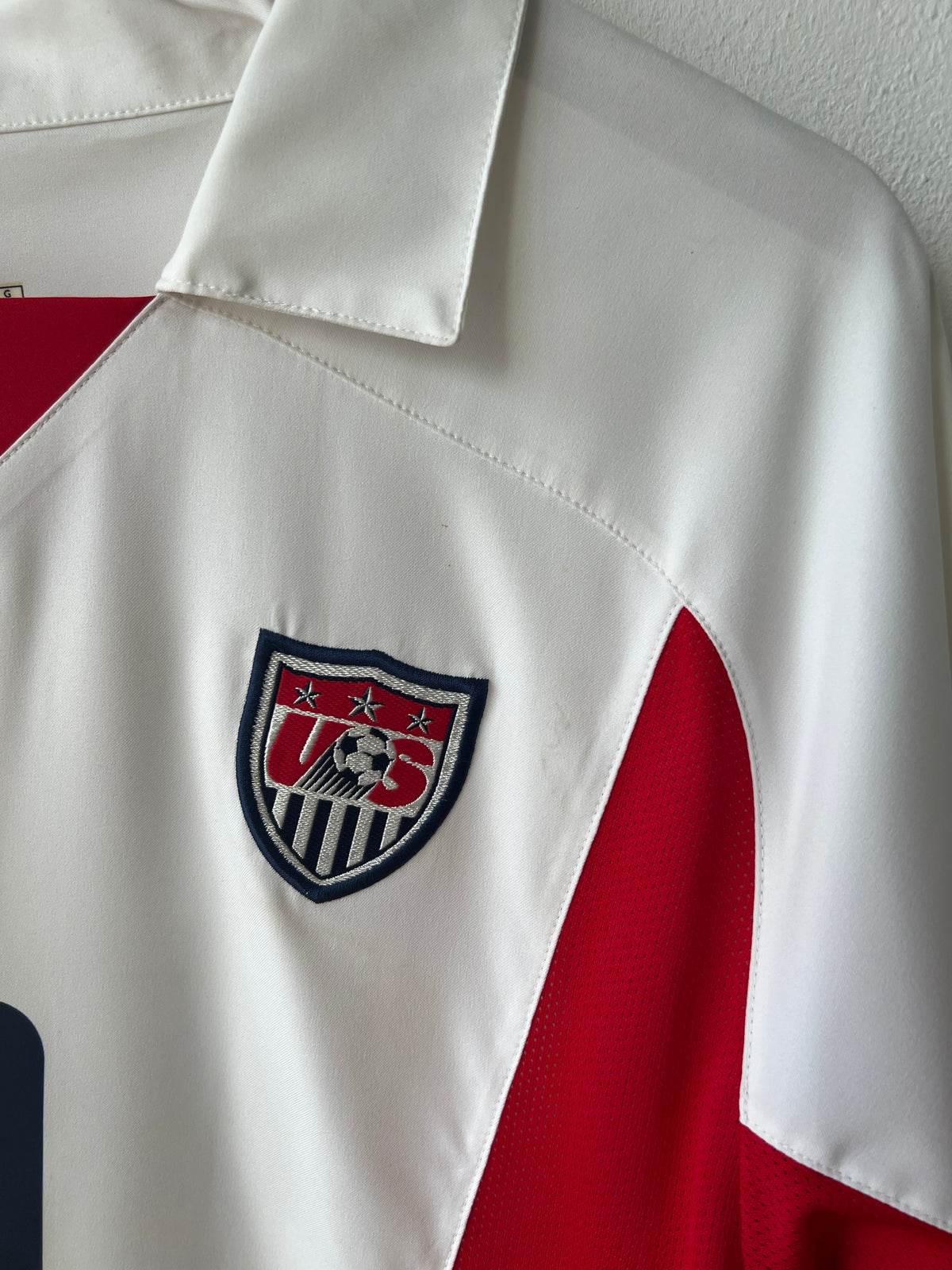 (L) USA 2002-04 Home Shirt Donovan #21