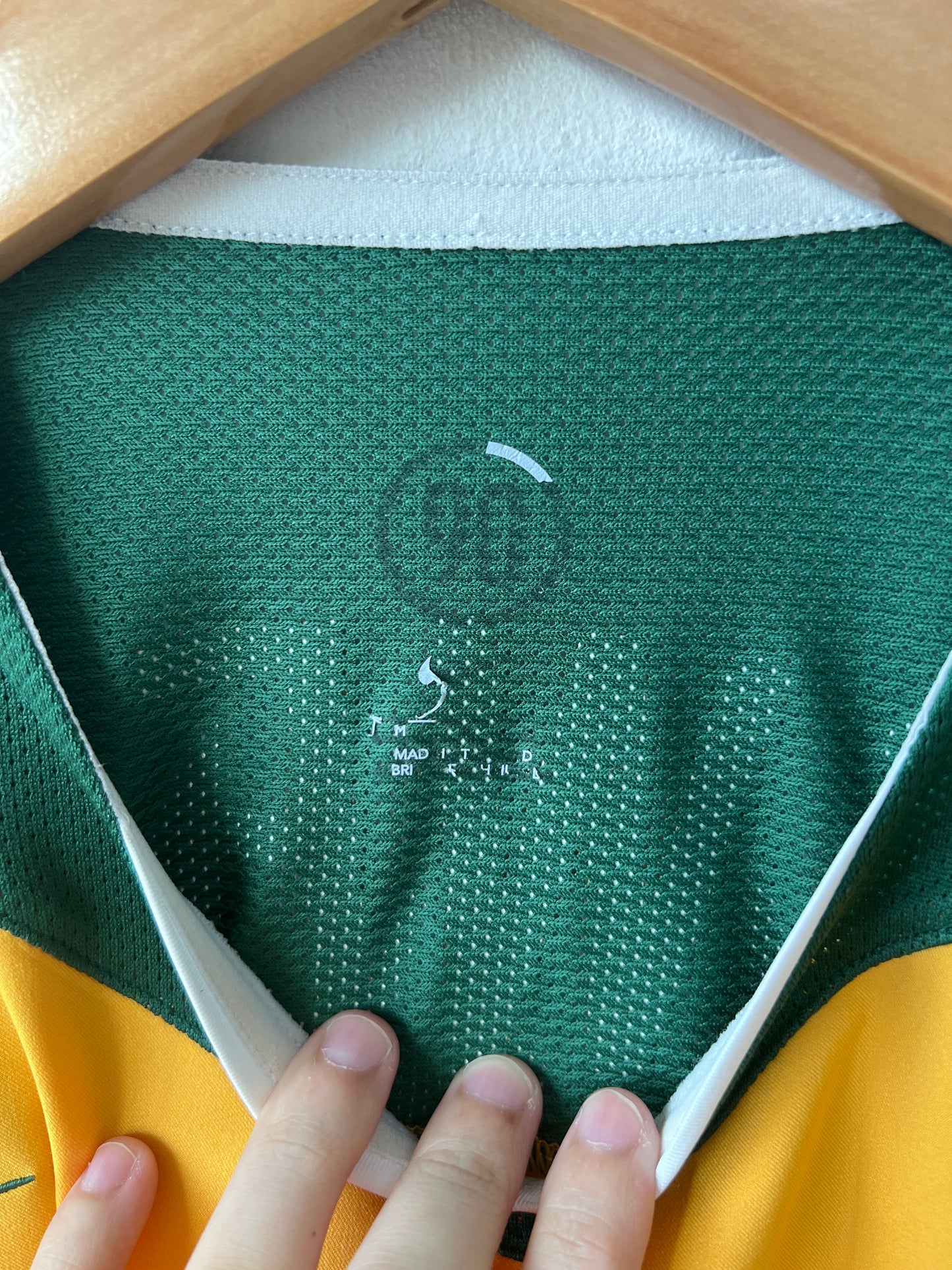 (M) Australia 2004-06 Home Shirt Kewell #10