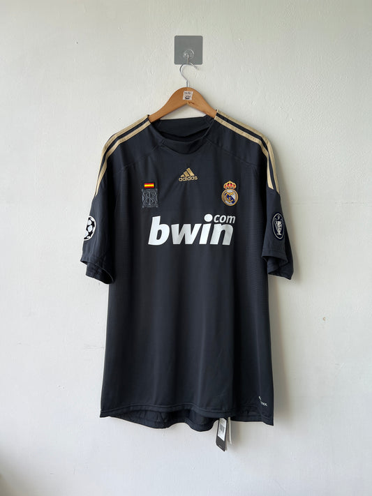 (XL) Real Madrid 2009-10 Third Shirt Kaka #8 (NEW)