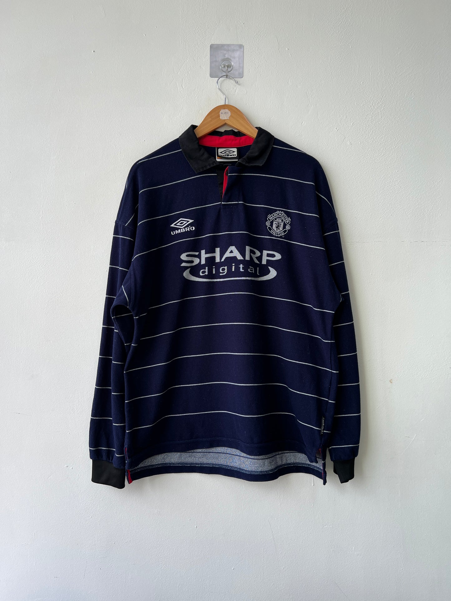 (L fits XL) Manchester United 1999-00 Away Long Sleeve Shirt Johnsen #5