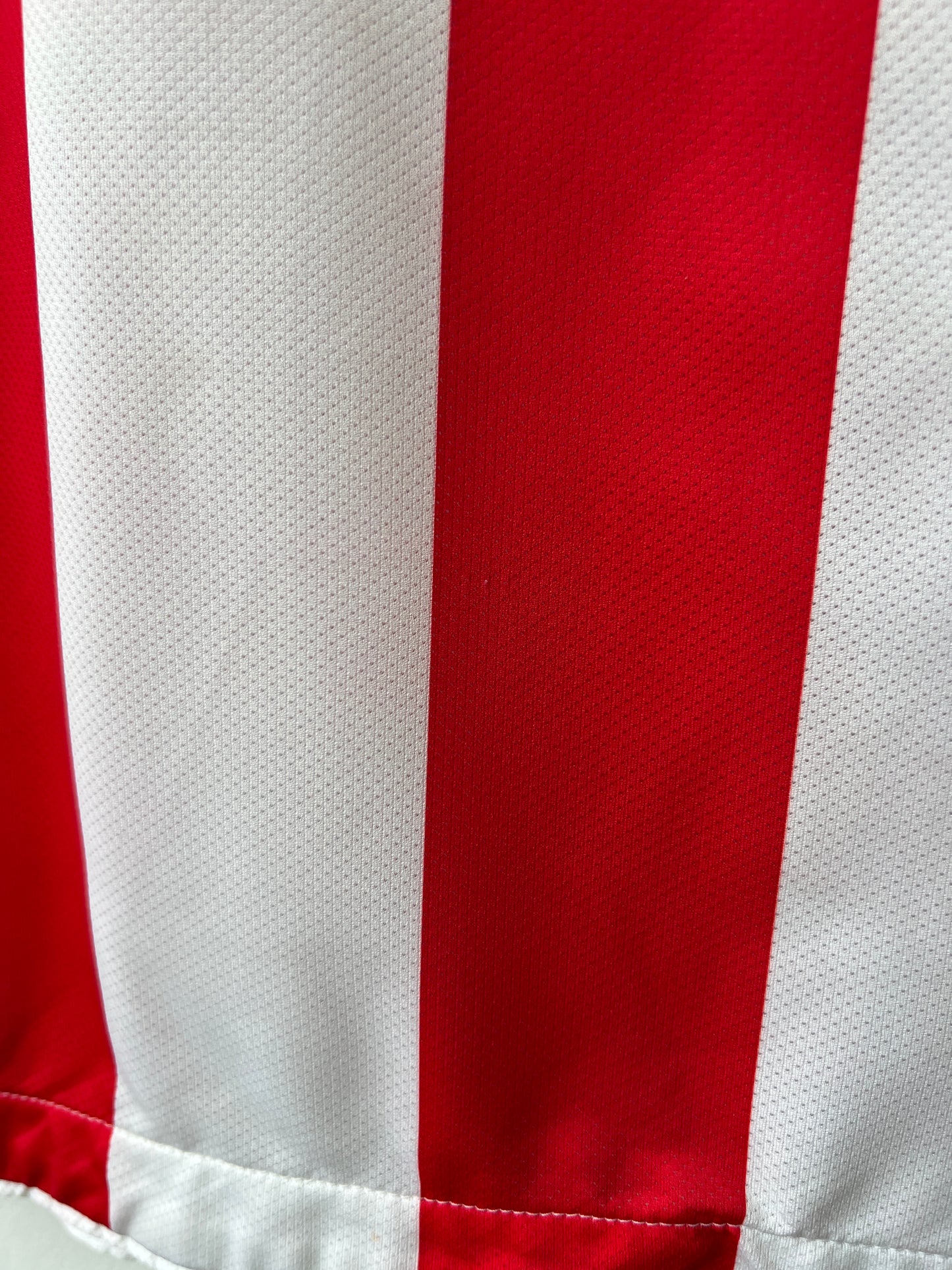 Atletico Madrid 2010-11 Home Shirt Kun Aguero #10