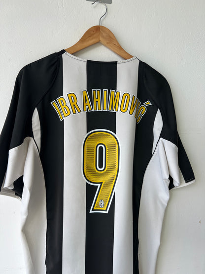 Juventus 2004-05 Home Shirt Ibrahimovic #9 (XL)