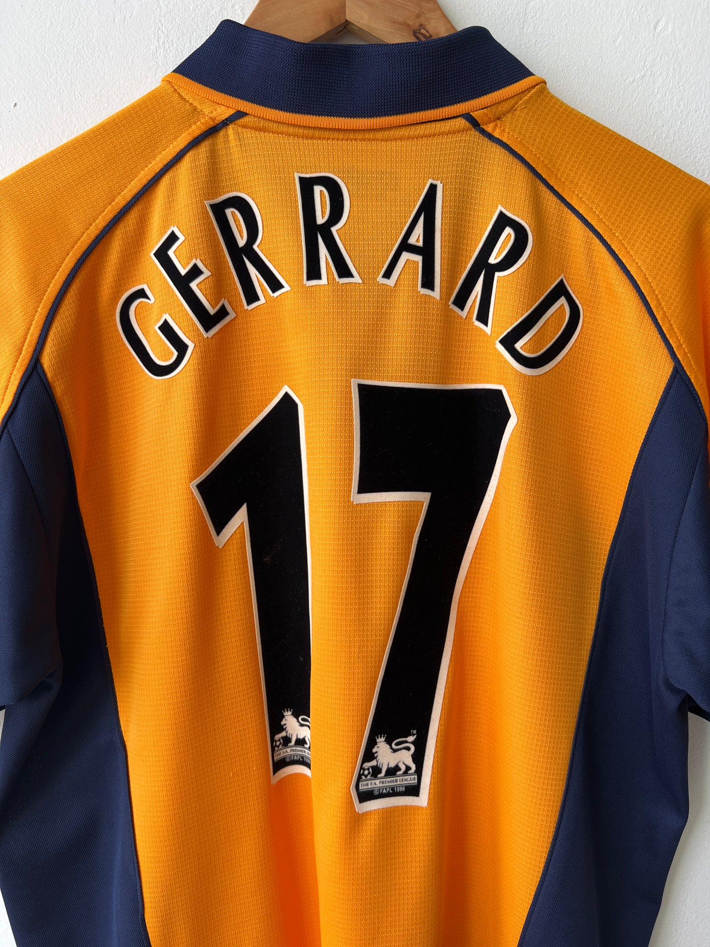 (M/L) Liverpool 2000-02 Away Shirt Gerrard #17