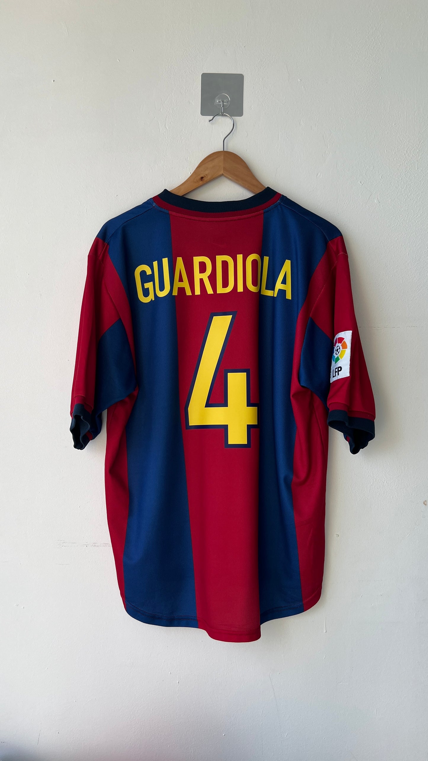 Barcelona 1998-99 Home Shirt Guardiola #4 (L)