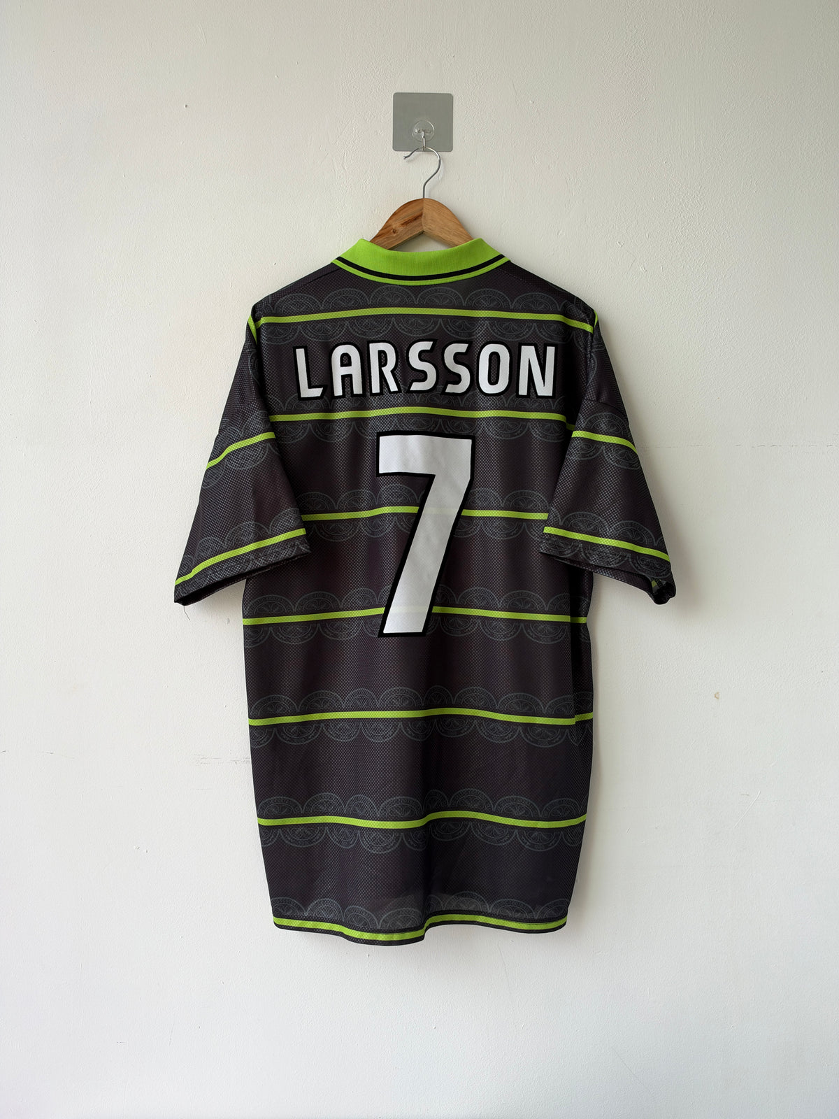 (XL) Celtic 1998-99 Away Shirt Larsson #7