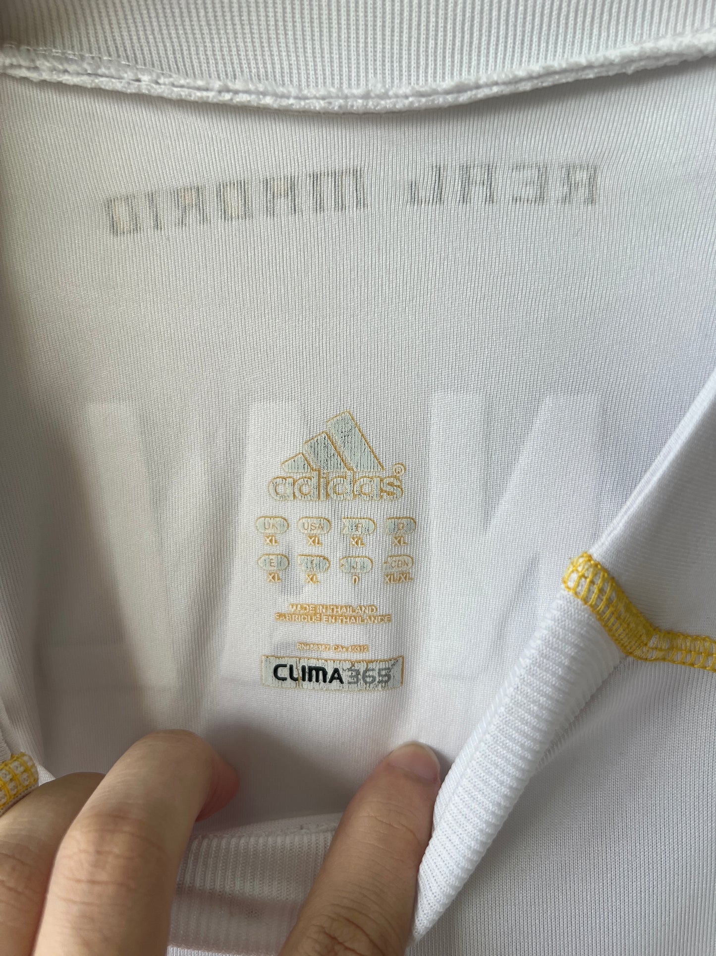 (XL fits L) Real Madrid 2009-10 Home Shirt Ronaldo #9