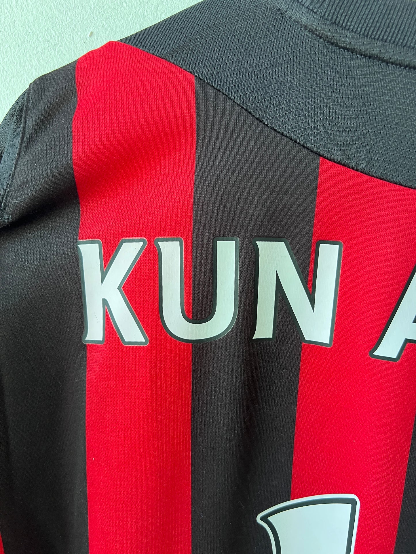 (XL) Manchester City 2011-12 Away Shirt Kun Aguero #16